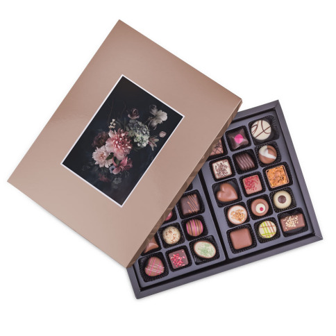 Postcard maxi box of chocolates, pralines with a picture, pralines with a a photo, chocolate with a photo, chocolate with a picture