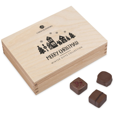 Christmas pralines, chocolate in a wooden box