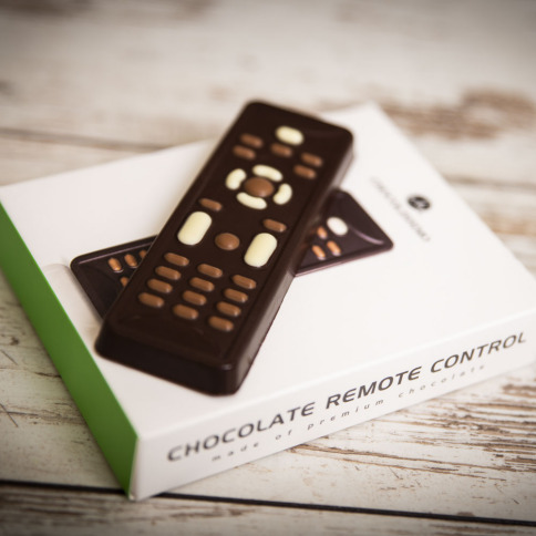 Télécommande en chocolat noir
